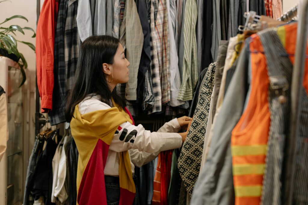 Consejos para comprar ropa de forma consciente y sostenible
