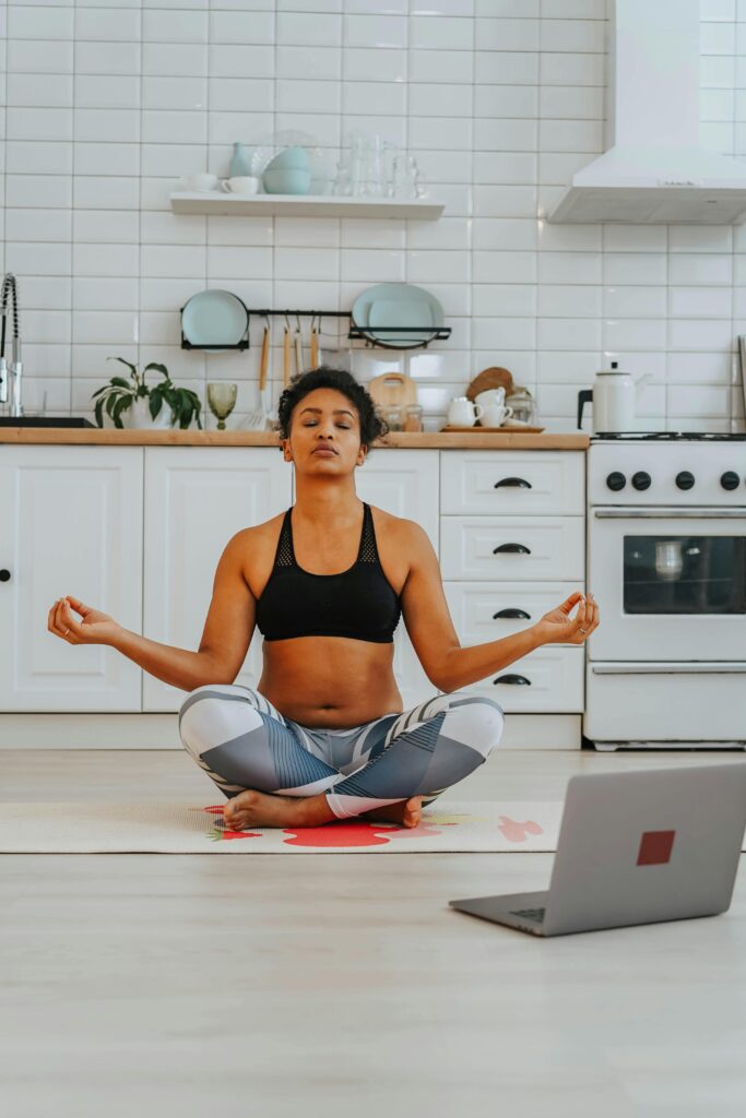 Consejos para equilibrar el tiempo online y offline y disfrutar de una vida más saludable.