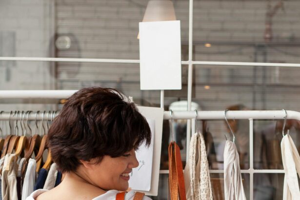 Slow Fashion vs Fast Fashion: cómo hacer compras de ropa más sostenibles